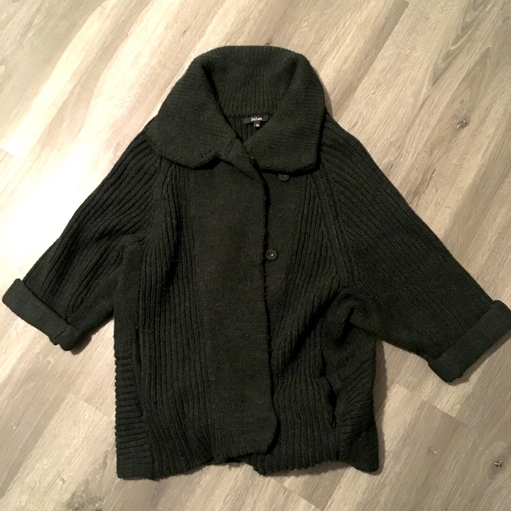 Women’s cardigan.